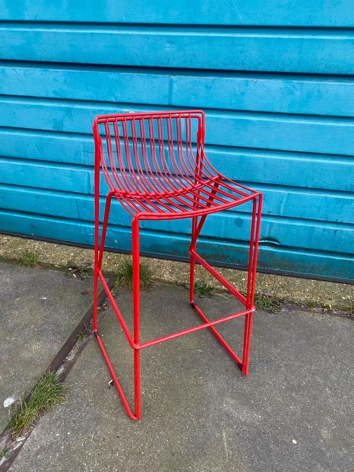 Italiaans design ‘80 draadstaal, Pedrali goede staat vintage, Huis en Inrichting, Barkrukken, Zo goed als nieuw, 60 tot 90 cm