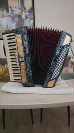 Accordeon accordiola camerano traviata italia, Muziek en Instrumenten, Accordeons, 80-bas, Ophalen of Verzenden, Met riemen, Accordiola