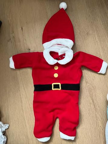 (Maat 56) Kerstpakje + mutsje - Nieuwstaat! beschikbaar voor biedingen