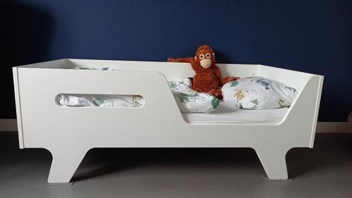 Peuterbed incl. matras en 4 seizoenendekbed, Kinderen en Baby's, Kinderkamer | Bedden, Zo goed als nieuw, 140 tot 160 cm, 70 tot 85 cm