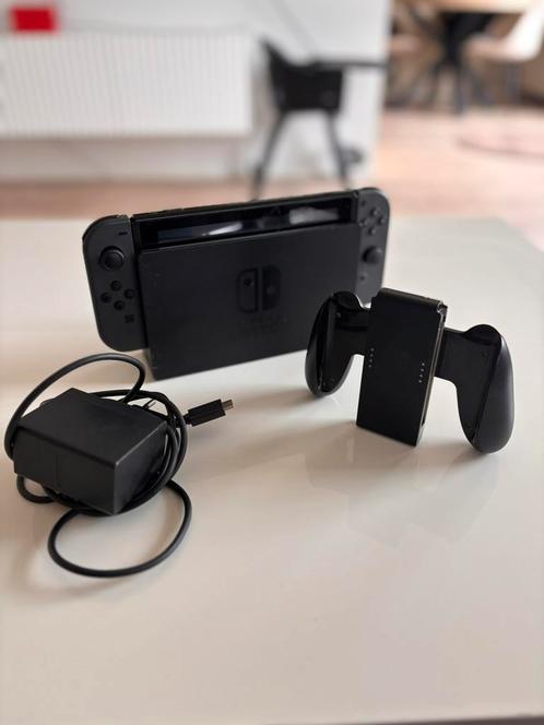 Nintendo Switch V2 | Nieuwstaat | Compleet | Hoesje, Spelcomputers en Games, Spelcomputers | Nintendo Switch, Zo goed als nieuw