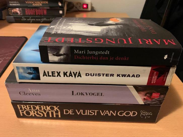 4 thrillers, Boeken, Thrillers, Gelezen, Ophalen