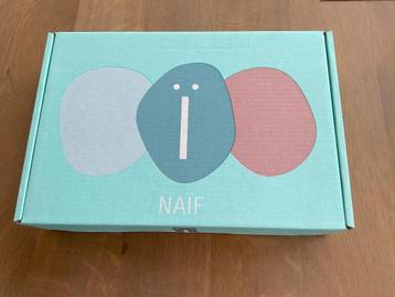 Naïf verzorgingsset beschikbaar voor biedingen