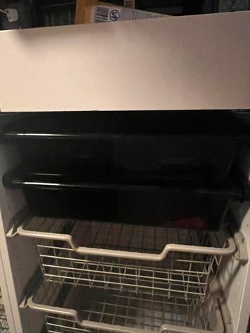 IKEA Pax lade zwart met verdeler beschikbaar voor biedingen