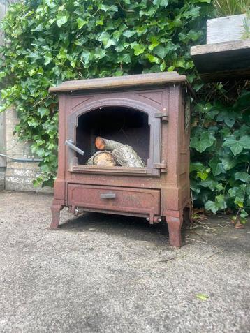 Tuin kachel. Met pijp decoratief stevige kachel. beschikbaar voor biedingen