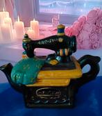 Spaarpot met een fantasie-theepotontwerp, Ophalen of Verzenden, Metaal of Blik, Overige thema's