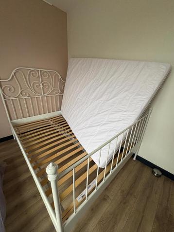IKEA bed met matras (140x200) - afbeelding 3