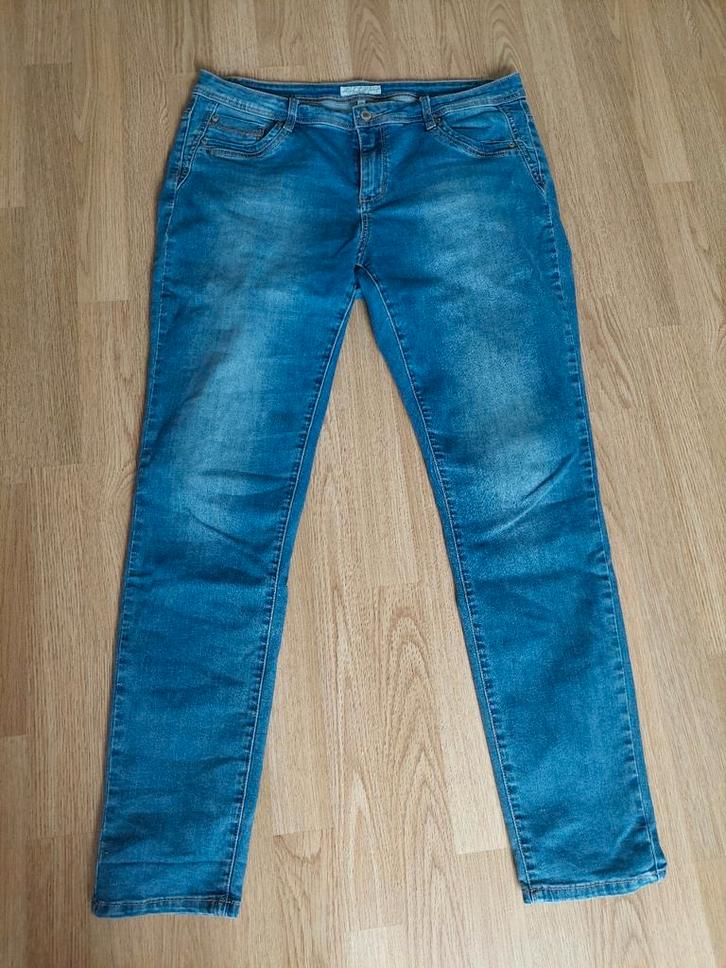 Red Button jeans Jimmy light blue used Maat 44 zo zgan, Kleding | Dames, Spijkerbroeken en Jeans, Zo goed als nieuw, W28 - W29 (confectie 36)