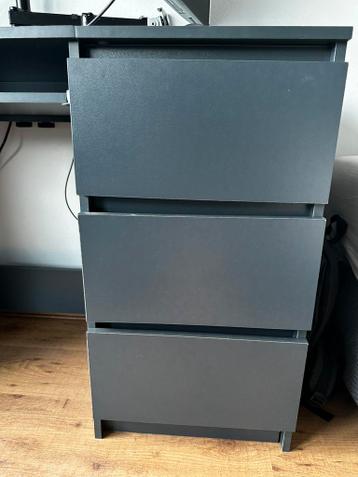 Bureau. Vandaag gratis afhalen - afbeelding 2