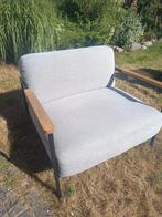 Studio HENK Co fauteuil met zwart frame, eiken armleggers, Huis en Inrichting, Fauteuils, Ophalen, Gebruikt, 75 tot 100 cm, 75 tot 100 cm