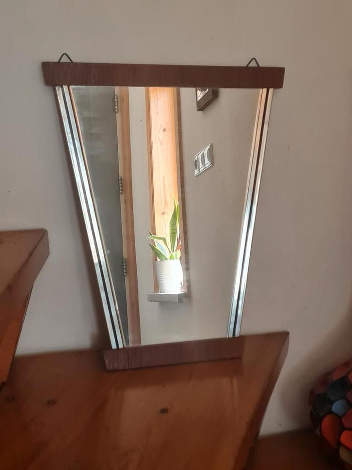 Retro Teakhouten Spiegel met messing zwart randje vintage, Huis en Inrichting, Woonaccessoires | Spiegels, Gebruikt, Minder dan 50 cm