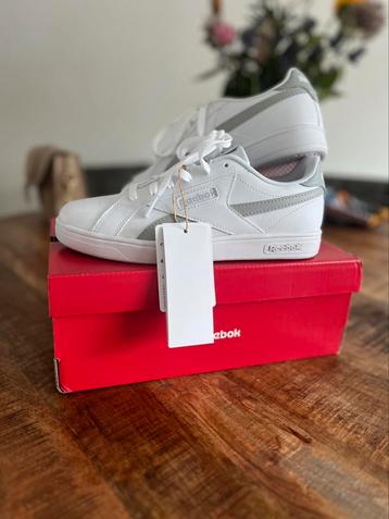 Nieuwe Reebok sneakers maat 38 beschikbaar voor biedingen