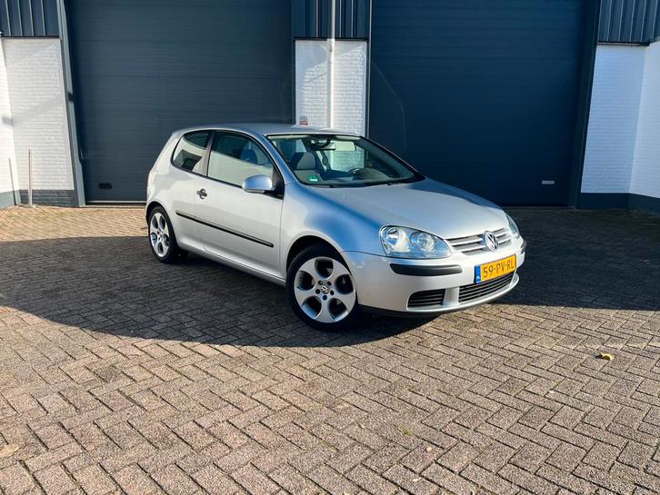 Volkswagen Golf 5 1.6 75KW 2005 zilver | N.A.P | zeer netjes, Auto's, Volkswagen, Particulier, Golf, Airbags, Airconditioning