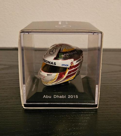 F1 Lewis Hamilton 2015 Abu Dhabi helm schaal 1:8, Verzamelen, Automerken, Motoren en Formule 1, Zo goed als nieuw, Formule 1, Ophalen of Verzenden