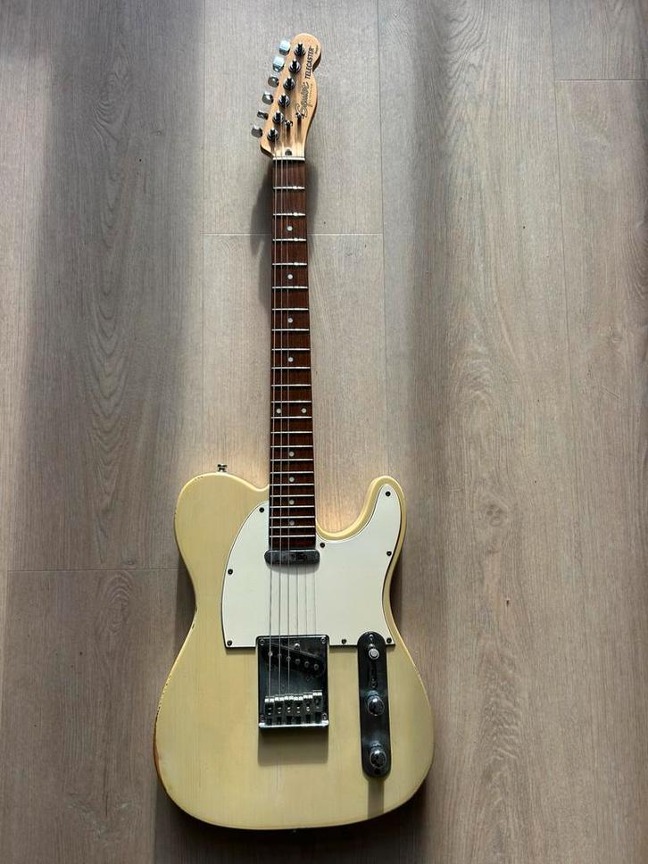 Squier Fender telecaster standard 2011, Muziek en Instrumenten, Snaarinstrumenten | Gitaren | Elektrisch, Zo goed als nieuw, Solid body