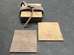 12 Leren onderzetters bruin/beige, Huis en Inrichting, Ophalen of Verzenden, Zo goed als nieuw, Glas of Kopje