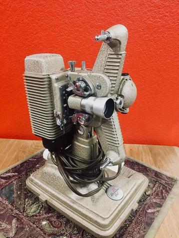 Vintage Revere Model 85 8 mm filmprojector beschikbaar voor biedingen