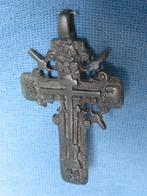 Kruisje in brons - 17e eeuw - bodemvondst, Antiek en Kunst, Antiek | Religie, Ophalen of Verzenden