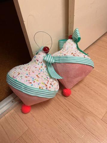 Draaitol kerstballen beschikbaar voor biedingen