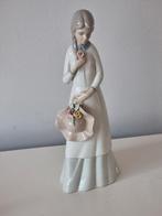 Vintage 70's Miquel Requena porselein beeld, Antiek en Kunst, Ophalen of Verzenden