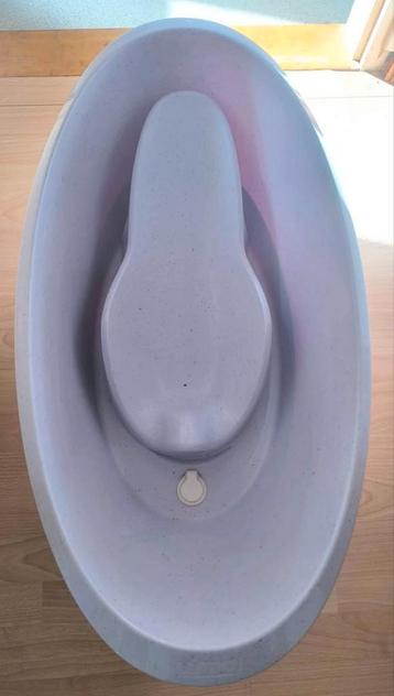 Luma bad met badstandaard beschikbaar voor biedingen