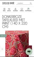 Gevraagd donker roze kerst tafelkleed  sissy boy, Diversen, Kerst, Ophalen of Verzenden, Zo goed als nieuw
