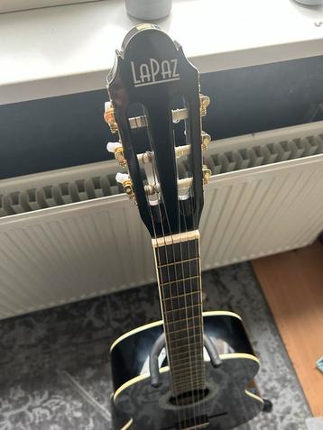 Lapaz Gitaar - Weinig gebruikt beschikbaar voor biedingen