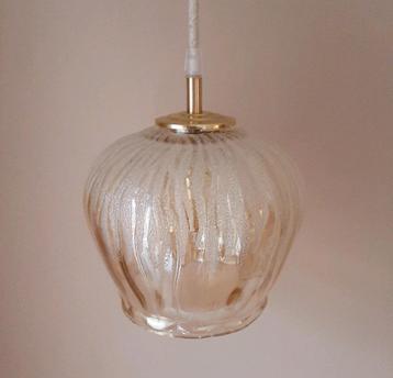 Vintage hanglamp amberkleur | Frosted glas | Jaren 60 lamp beschikbaar voor biedingen