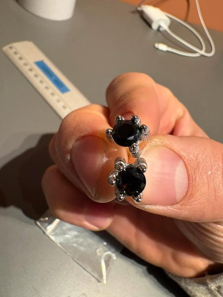 Set zilveren S925 oorstekers met zwarte stenen, sieraden, Sieraden, Tassen en Uiterlijk, Oorbellen, Nieuw, Zilver, Verzenden
