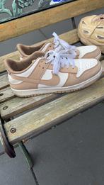 Beige Nike Dunk Sneakers, Beige, Nike, Ophalen of Verzenden, Sneakers of Gympen