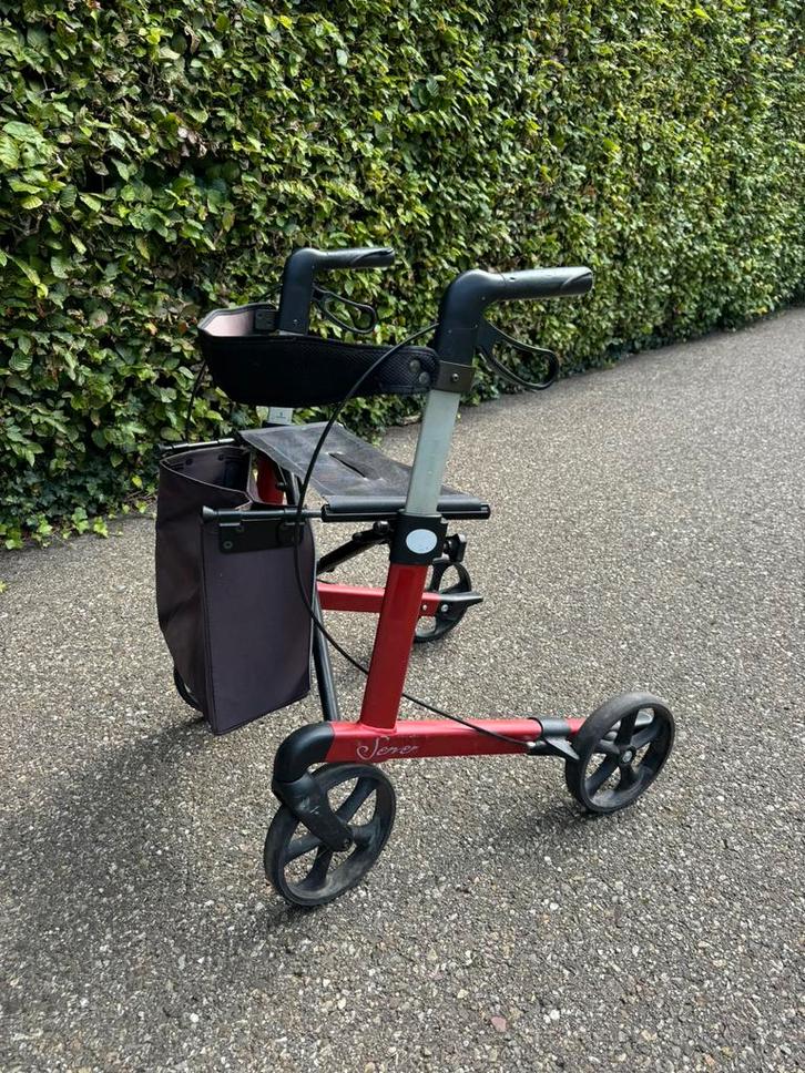 Rollator rehasense server licht gewicht soft banden, Diversen, Rollators, Gebruikt, Lichtgewicht, Opvouwbaar, Ophalen