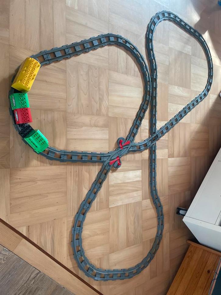 Duplo Treinset - Veel Baan, Geen Locomotief, Kinderen en Baby's, Speelgoed | Duplo en Lego, Gebruikt, Duplo, Losse stenen, Ophalen of Verzenden