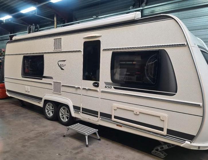 Fendt OPAL 650SFD, `17, Airco, Mover, Levelsyst., dak-Luifel, Caravans en Kamperen, Caravans, Particulier, tot en met 4, 1500 - 2000 kg