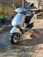 Piaggio fly 50, Fietsen en Brommers, Scooters | Piaggio, Ophalen, Gebruikt, Maximaal 45 km/u, 49 cc