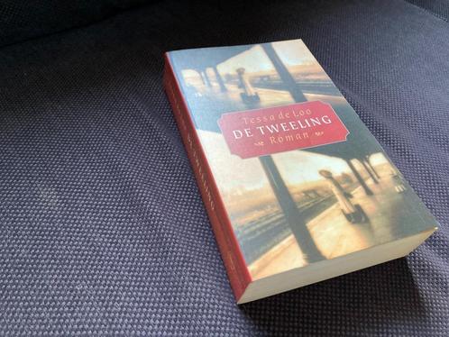📙 De Tweeling - Tessa de Loo, Boeken, Romans, Gelezen, Nederland, Ophalen of Verzenden