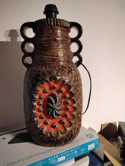 Vloerlamp / lampevoet met een uniek design., Antiek en Kunst, Antiek | Keramiek en Aardewerk, Ophalen