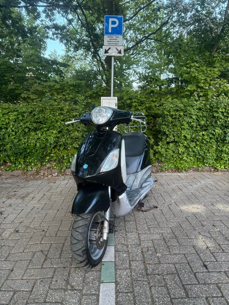 Piaggio Fly 25 km/u scooter 4t, Fietsen en Brommers, Scooters | Piaggio, Ophalen, Gebruikt, Fly, Benzine