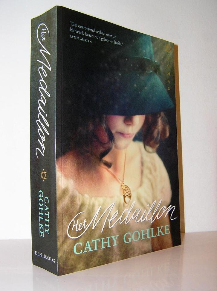 Cathy Gohlke - Het medaillon (christelijk historische roman), Boeken, Romans, Zo goed als nieuw, Ophalen of Verzenden