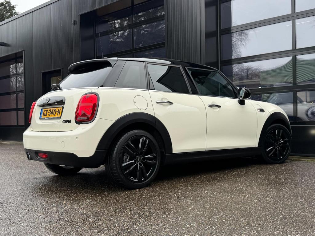 Mini Mini 1.5 Cooper Chili Business Led Pano Navi Aut., Auto's, Mini, 136 pk, Gebruikt, Euro 6, Leder en Stof