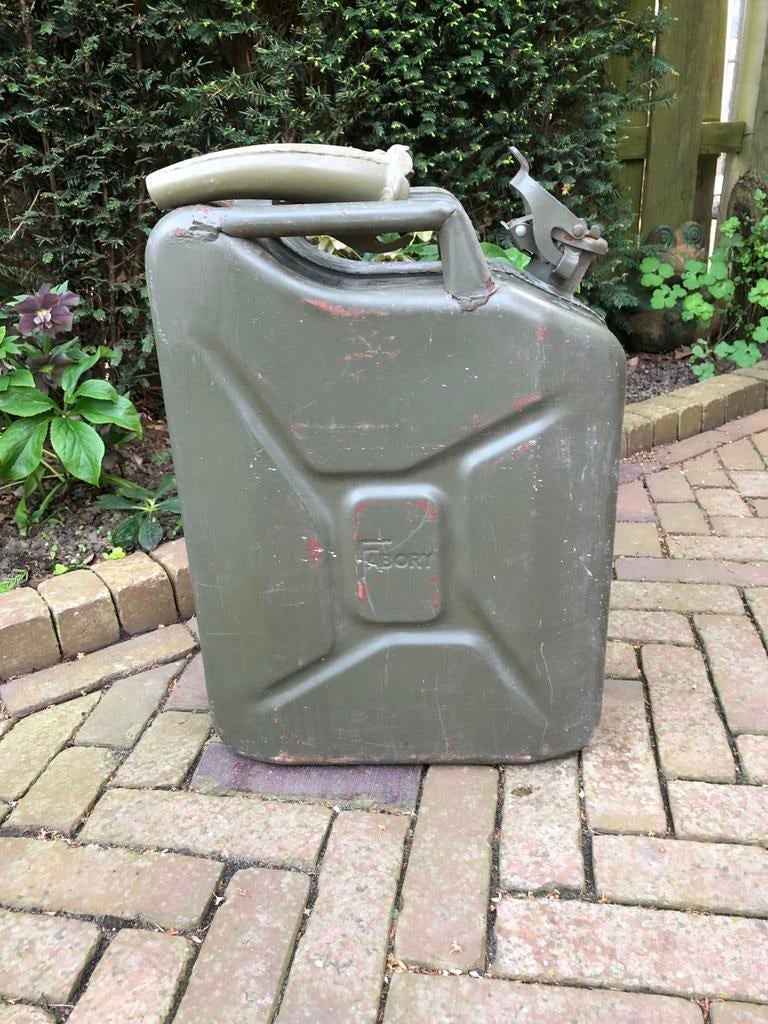 Jerrycan met ijzeren schenktuit, Ophalen, Overige soorten, Overige gebieden, Overige typen