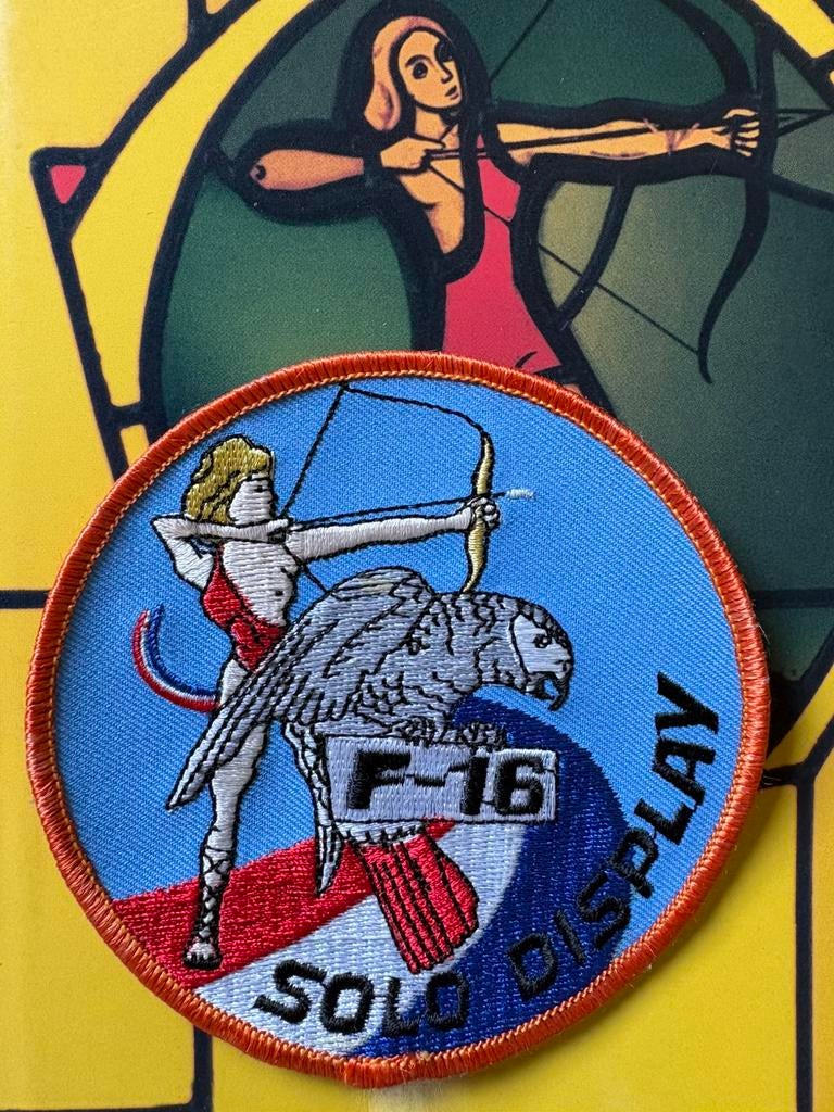 F-16 Solo Display patch 322/323 squadron 1991/92, Ophalen of Verzenden, Gebruikt, Patch, Badge of Embleem