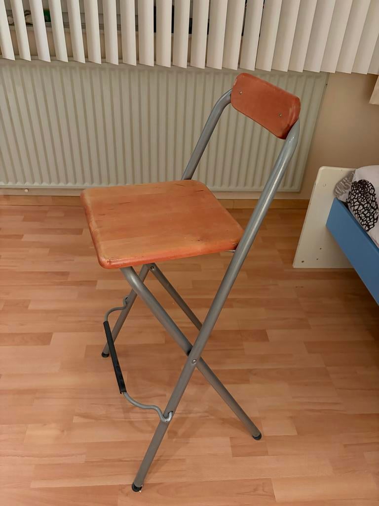 Inklapbare barkruk, Huis en Inrichting, Barkrukken, Ophalen, Gebruikt, Met voetsteun, 60 tot 90 cm