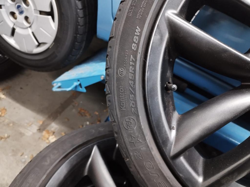 Te koop 4 zwarte velgen - 5 Gaats 17 inch er 21 5 x 120, Ophalen, Gebruikt, Banden en Velgen, 17 inch