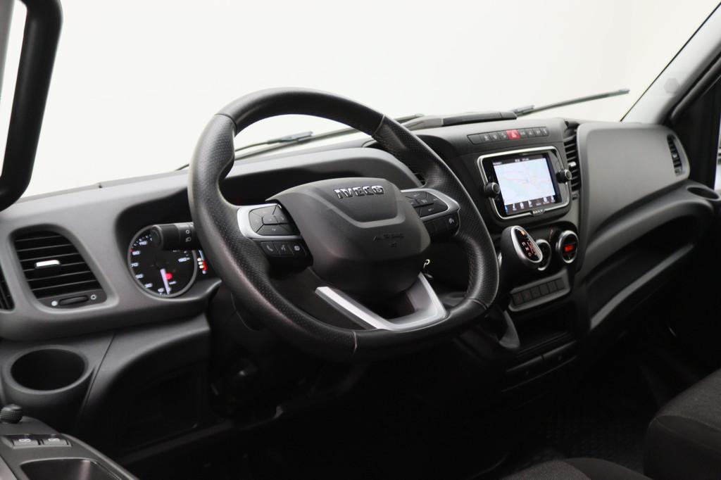 Iveco Daily 35S18 3.0 180 PK Automaat L2H2 3-Zits, Climate,, Auto's, Automaat, Gebruikt, Zwart, 4 cilinders