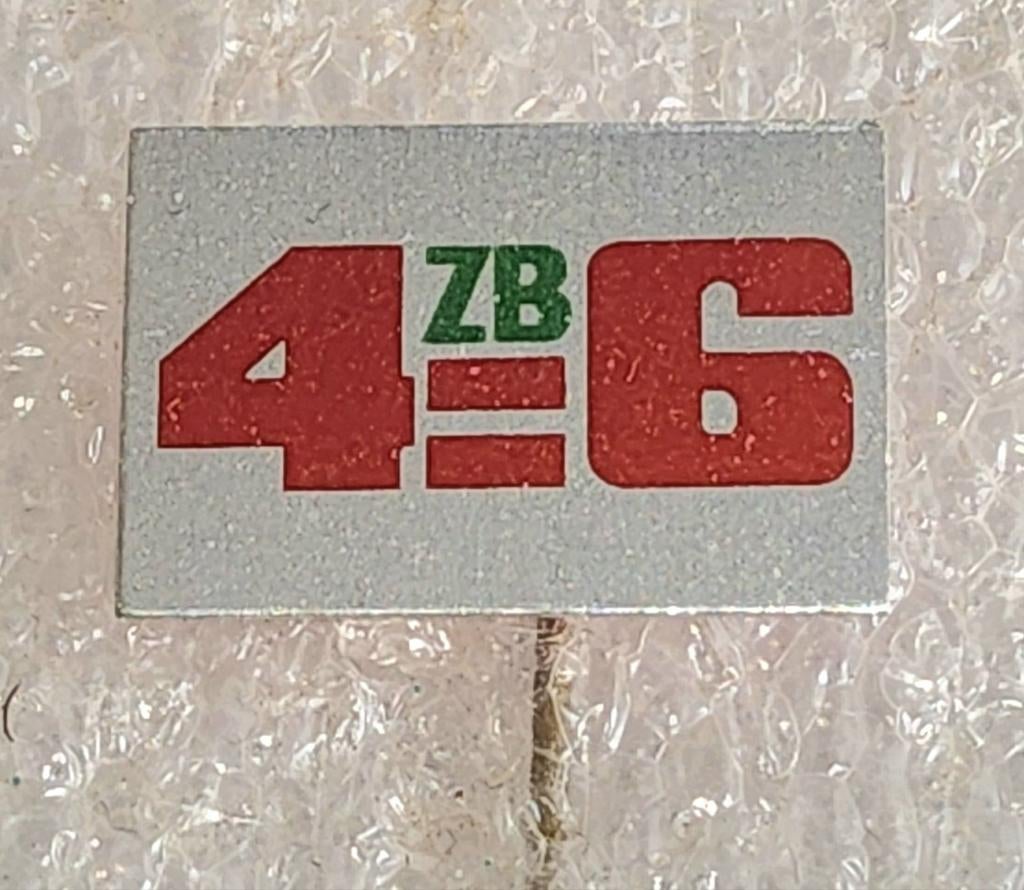 Vintage Speldje ZB 4=6, Ophalen of Verzenden, Gebruikt, Overige onderwerpen, Speldje of Pin