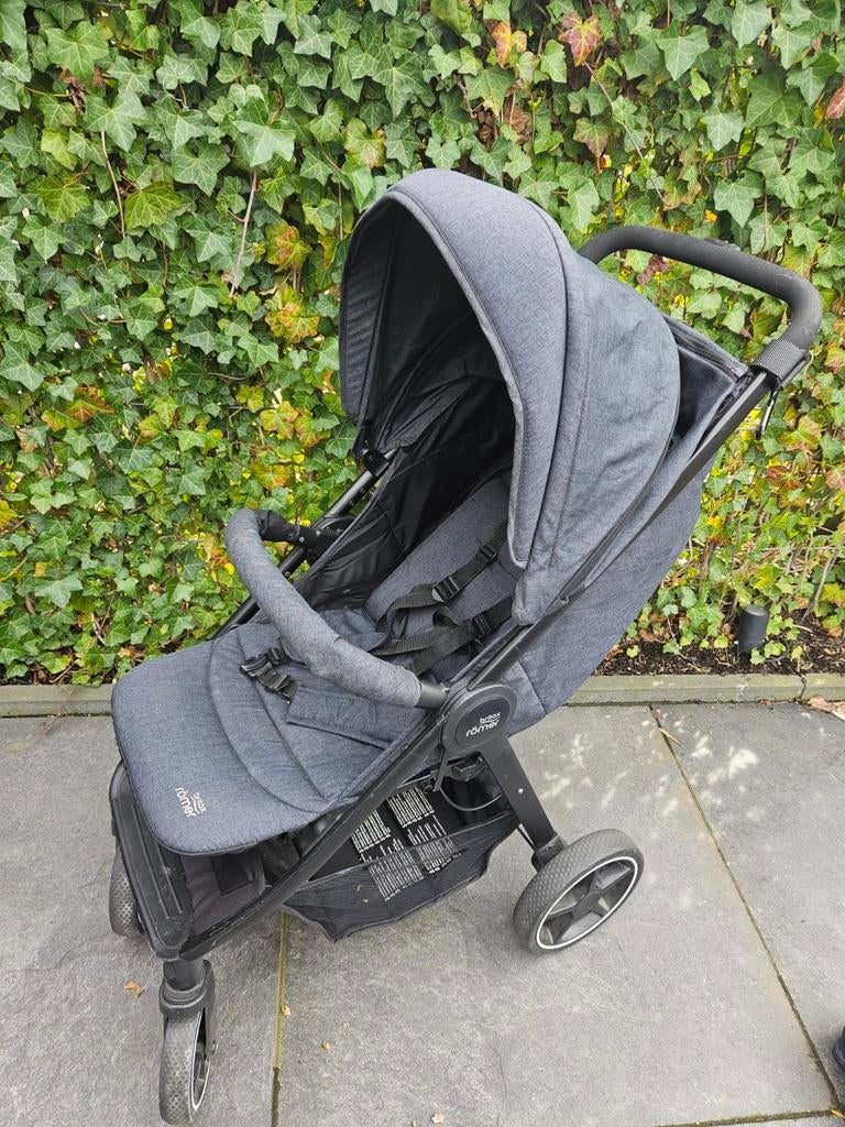 Britax Römer buggy met regenhoes, bekerhouder en tassenhaak, Ophalen, Gebruikt, Verstelbare rugleuning