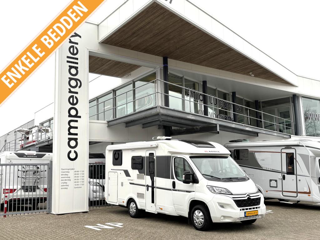 Adria Compact SL ENKELE BEDDEn TREKHAAK EURO 6, Caravans en Kamperen, Campers, Koelkast, Ringverwarming, Bedrijf, Tot en met 3