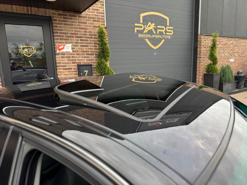 BMW 3-serie 330i M3 M-Pakket M-Sport 259PK Airco Navi Pan/Da, Auto's, BMW, Achterwielaandrijving, Gebruikt, Zwart, 259 pk