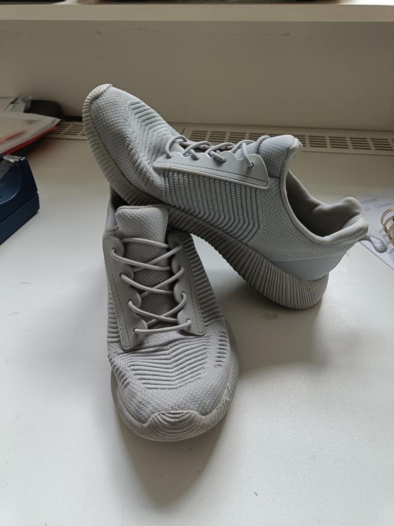 Grijze soepele sneakers mt 38 Venice, Kleding | Dames, Schoenen, Venice, Ophalen of Verzenden, Grijs, Sneakers of Gympen