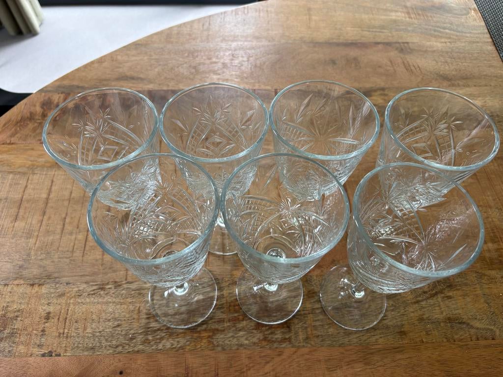 7 puntgave geslepen wijnglazen, Ophalen of Verzenden, Zo goed als nieuw, Overige typen